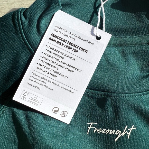 Fresought Long Sleeve with Mock Neck Crop Top Green Medium NWT IN PACKAGE - Picture 6 of 6